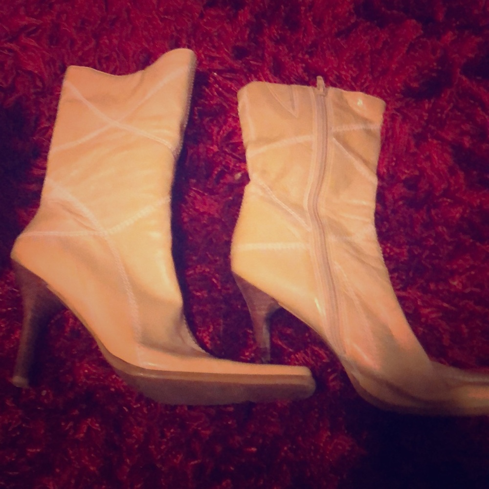 Lovely must have boots